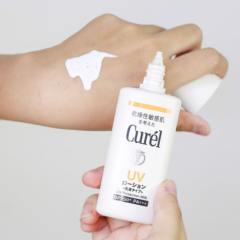 Curél Day Barrier UV Protection Milk SPF50+ PA+++ ngăn chặn sự tác động của các tác nhân ô nhiễm và bụi mịn